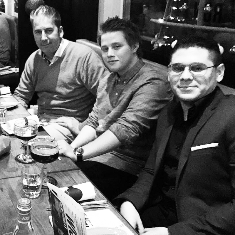 Oudjaar diner DWanimations Ron Blauw